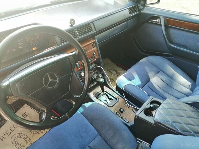 Mercedes E 220 1995, 275,623 km - 2.2 l - Sumqayıt