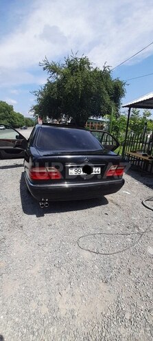 Mercedes E 230 1998, 407,000 km - 2.3 l - Qəbələ