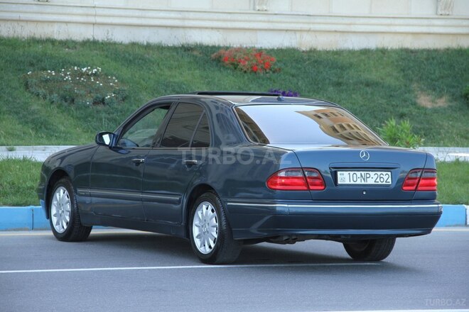 Mercedes E 320 2000, 250,000 km - 3.2 л - Bakı