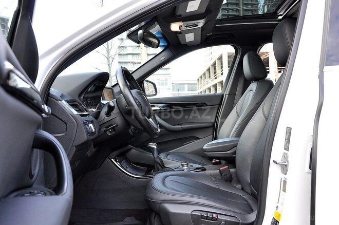 BMW X1 2016, 70,000 km - 2.0 л - Bakı