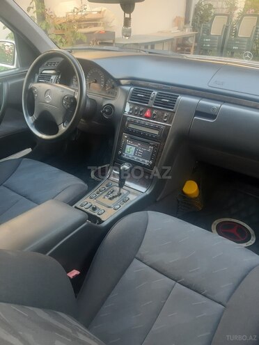 Mercedes E 240 1999, 286,300 km - 2.4 л - Bakı