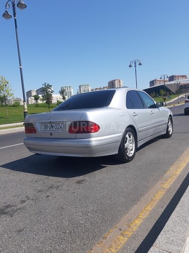 Mercedes E 240 1999, 286,300 km - 2.4 л - Bakı