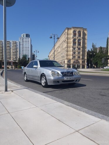 Mercedes E 240 1999, 286,300 km - 2.4 л - Bakı