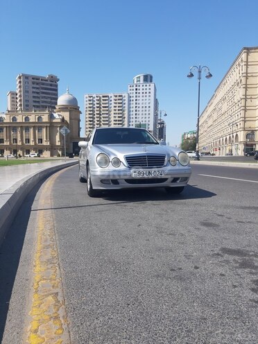 Mercedes E 240 1999, 286,300 km - 2.4 л - Bakı