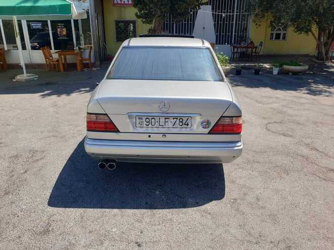 Mercedes E 220 1994, 386,000 km - 2.2 л - Bakı