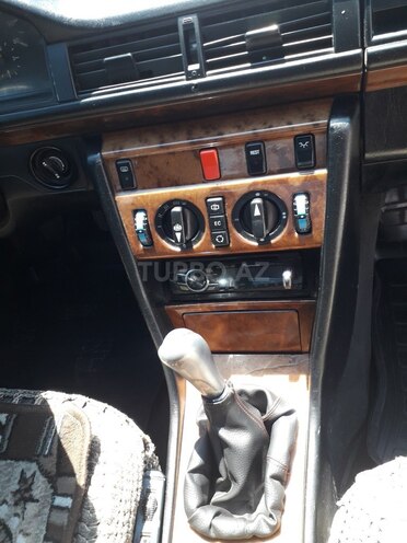 Mercedes E 300 1992, 321,456 km - 3.0 l - Sumqayıt