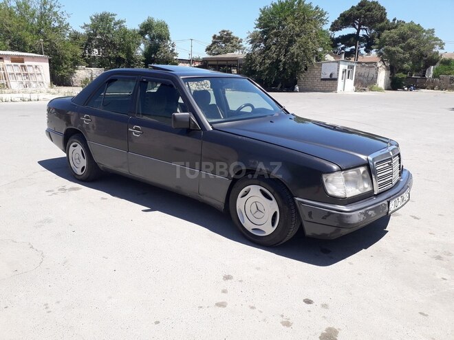 Mercedes E 300 1992, 321,456 km - 3.0 l - Sumqayıt