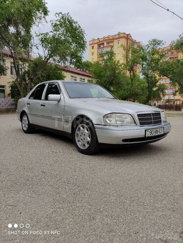 Mercedes C 220 1995, 321,000 km - 2.2 l - Sumqayıt