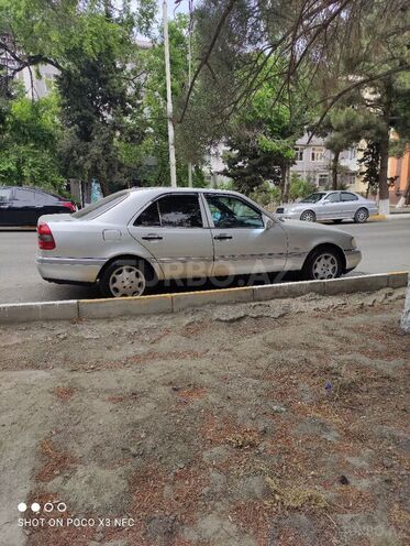 Mercedes C 220 1995, 321,000 km - 2.2 l - Sumqayıt