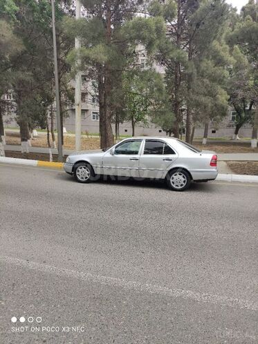 Mercedes C 220 1995, 321,000 km - 2.2 l - Sumqayıt