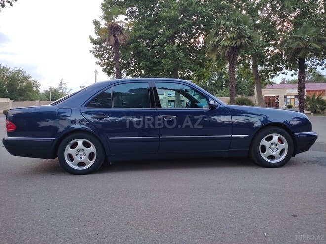 Mercedes E 240 1998, 319,673 km - 2.4 l - Bərdə