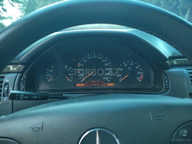 Mercedes E 240 1998, 319,673 km - 2.4 l - Bərdə