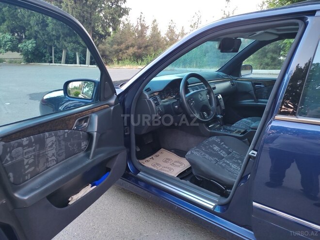 Mercedes E 240 1998, 319,673 km - 2.4 l - Bərdə