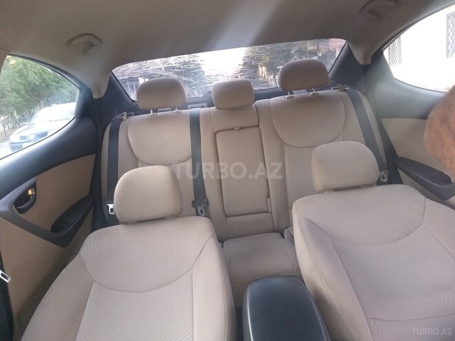 Hyundai Elantra 2015, 95,000 km - 1.8 l - Bakı