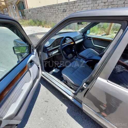 Mercedes E 230 1991, 267,000 km - 2.3 l - Bakı