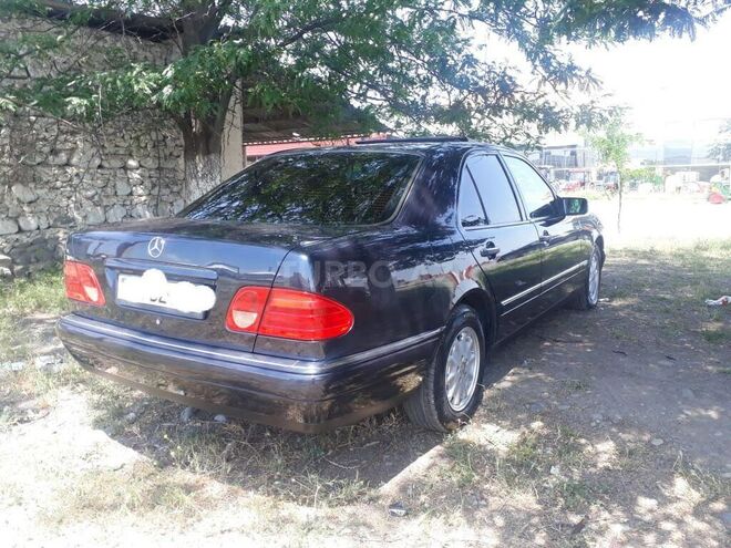 Mercedes E 200 1998, 335,000 km - 2.0 l - Gəncə