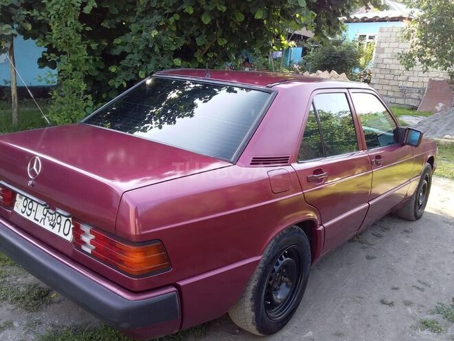 Mercedes 190 1993, 38,000 km - 2.0 l - Qəbələ