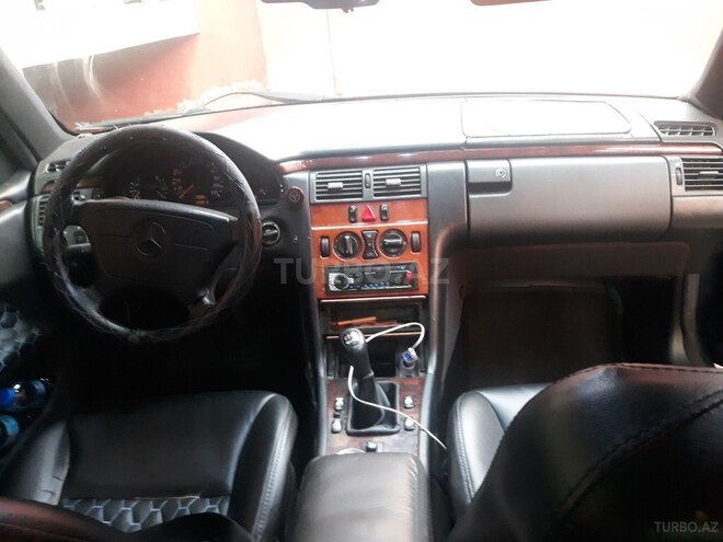 Mercedes E 220 1997, 240,103 km - 2.2 л - Bakı