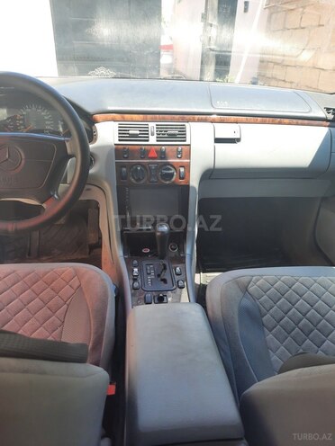 Mercedes E 230 1997, 341,000 km - 2.3 л - Bakı