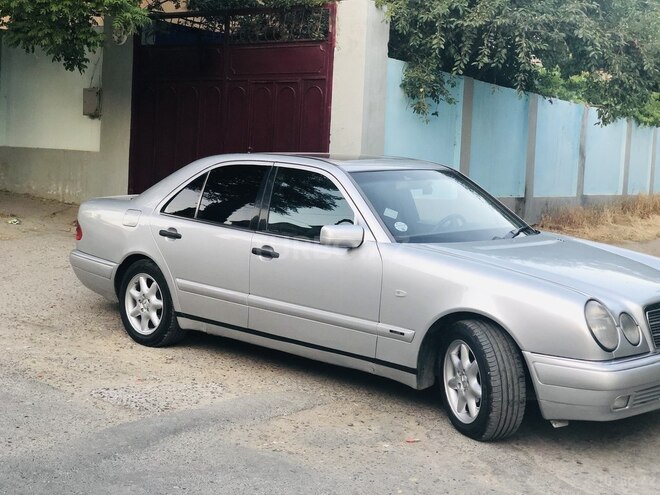 Mercedes E 220 1997, 450,000 km - 2.2 l - Bakı