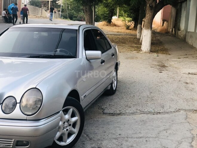 Mercedes E 220 1997, 450,000 km - 2.2 l - Bakı