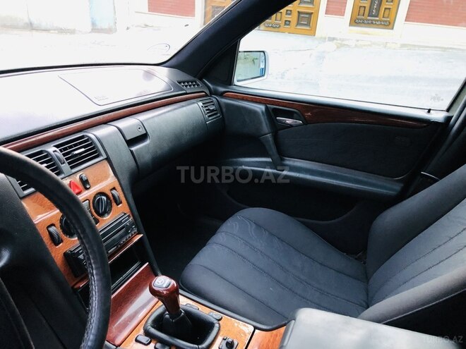 Mercedes E 220 1997, 450,000 km - 2.2 l - Bakı