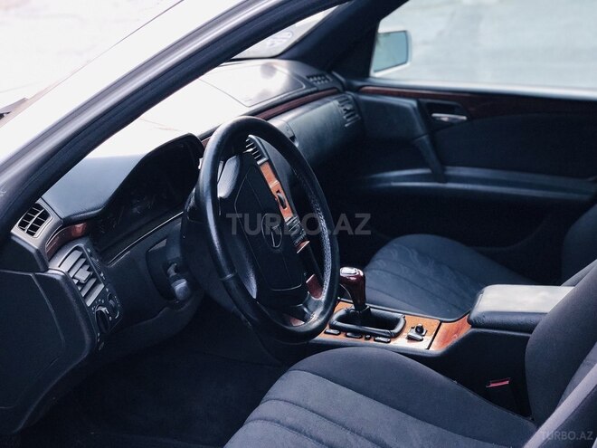 Mercedes E 220 1997, 450,000 km - 2.2 l - Bakı