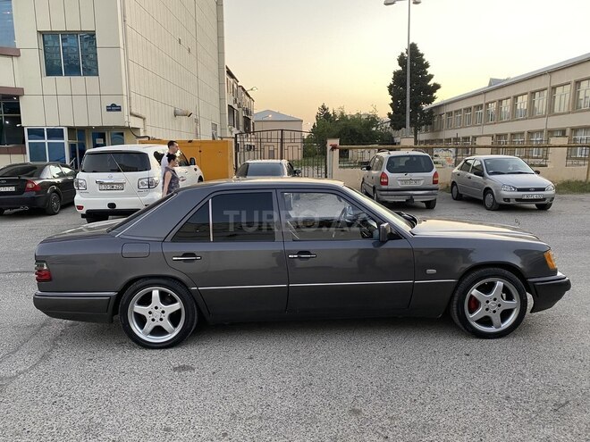Mercedes E 220 1995, 490,343 km - 2.2 л - Bakı