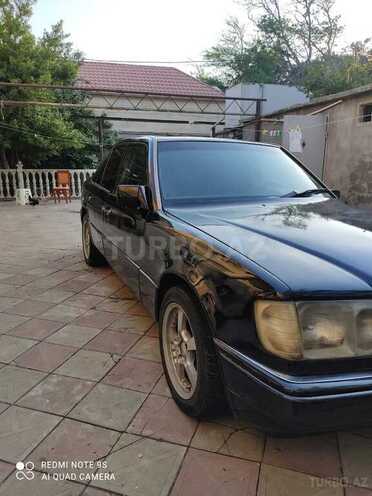 Mercedes E 200 1990, 300,000 km - 2.0 l - Bakı