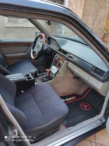 Mercedes E 200 1990, 300,000 km - 2.0 l - Bakı