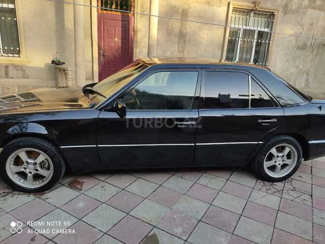 Mercedes E 200 1990, 300,000 km - 2.0 l - Bakı