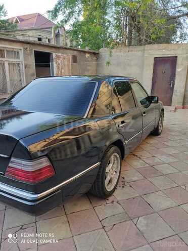 Mercedes E 200 1990, 300,000 km - 2.0 l - Bakı