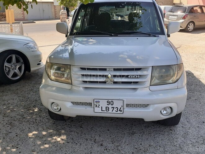 Mitsubishi Pajero io 2001, 212,400 km - 2.0 l - Bakı