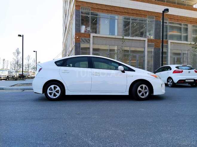 Toyota Prius 2013, 145,000 km - 1.8 l - Bakı
