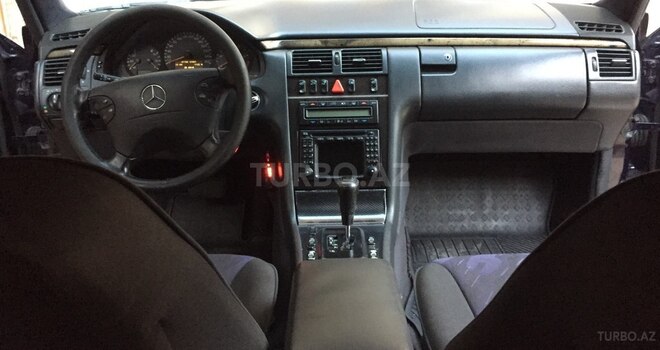 Mercedes E 270 2000, 390,000 km - 2.7 л - Bakı
