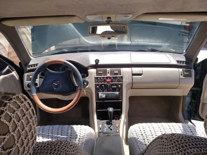 Mercedes E 230 1997, 26,000 km - 2.3 l - Bakı