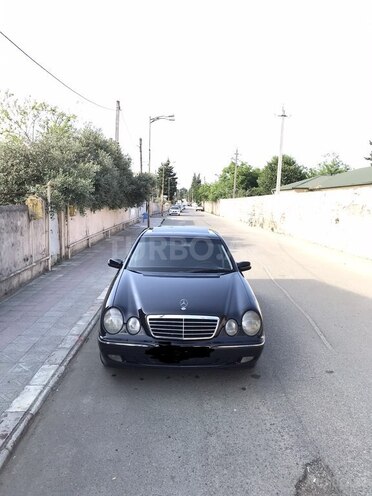Mercedes E 220 2001, 312,111 km - 2.2 l - Astara