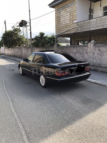 Mercedes E 220 2001, 312,111 km - 2.2 l - Astara