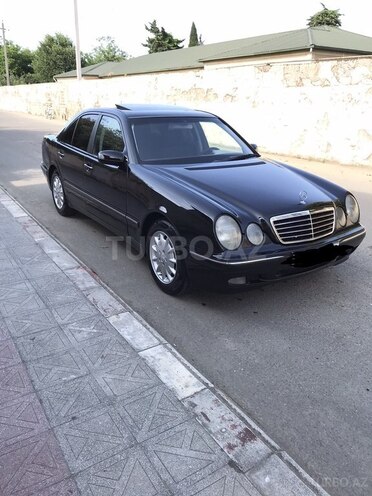 Mercedes E 220 2001, 312,111 km - 2.2 l - Astara