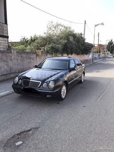 Mercedes E 220 2001, 312,111 km - 2.2 l - Astara