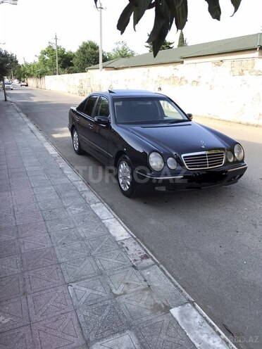 Mercedes E 220 2001, 312,111 km - 2.2 l - Astara