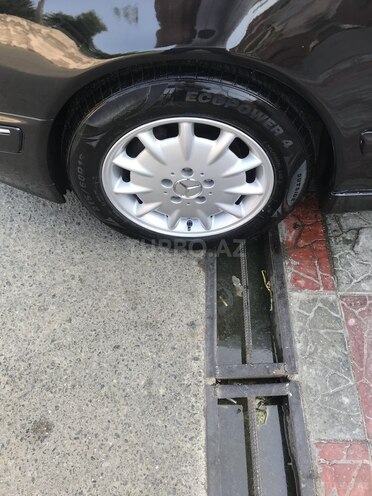Mercedes E 220 2001, 312,111 km - 2.2 l - Astara