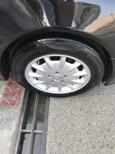 Mercedes E 220 2001, 312,111 km - 2.2 l - Astara