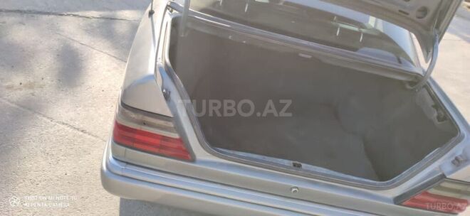 Mercedes E 300 1991, 200,000 km - 3.0 l - İmişli