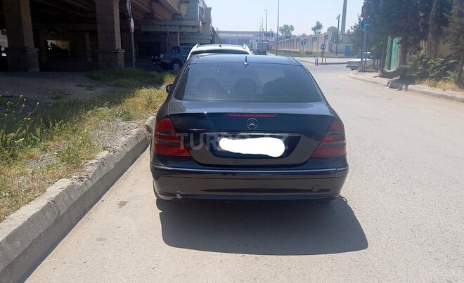 Mercedes E 270 2002, 353,000 km - 2.7 l - Bakı