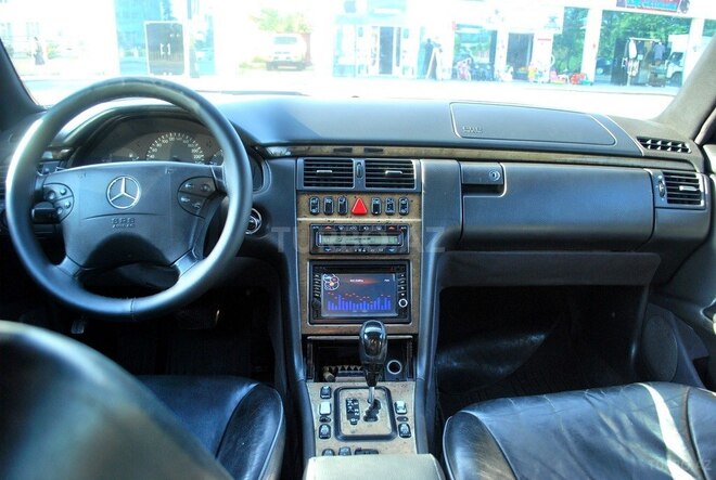 Mercedes E 270 2001, 552,000 km - 2.7 l - Saatlı