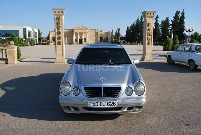 Mercedes E 270 2001, 552,000 km - 2.7 l - Saatlı