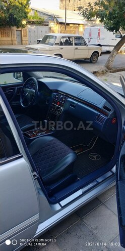 Mercedes E 320 2000, 456,000 km - 3.2 l - Sabirabad