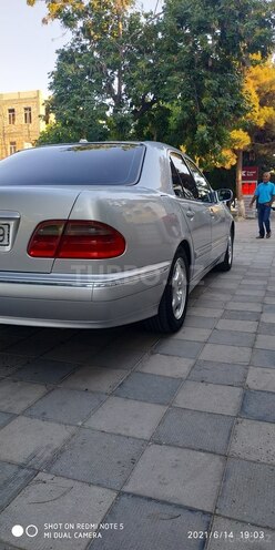 Mercedes E 320 2000, 456,000 km - 3.2 l - Sabirabad