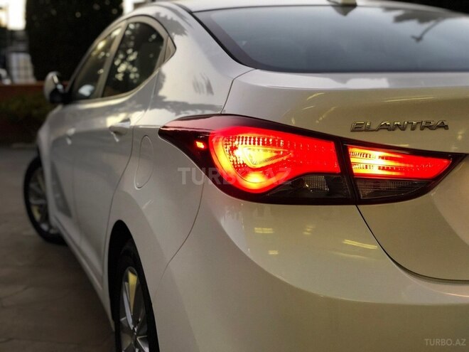 Hyundai Elantra 2015, 108,122 km - 1.8 l - Bakı
